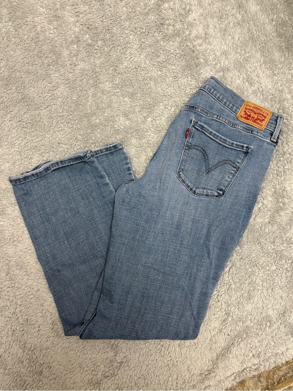 Women’s Levi’s 505 Straight Leg Medium Wash Jeans